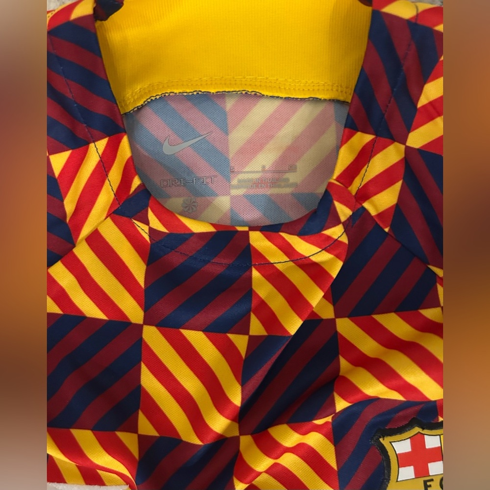 Nike Authentic FC Barcelona Pre-Match Soccer DR4910-729 Jersey Women’s Sz: S - Picture 4 of 5